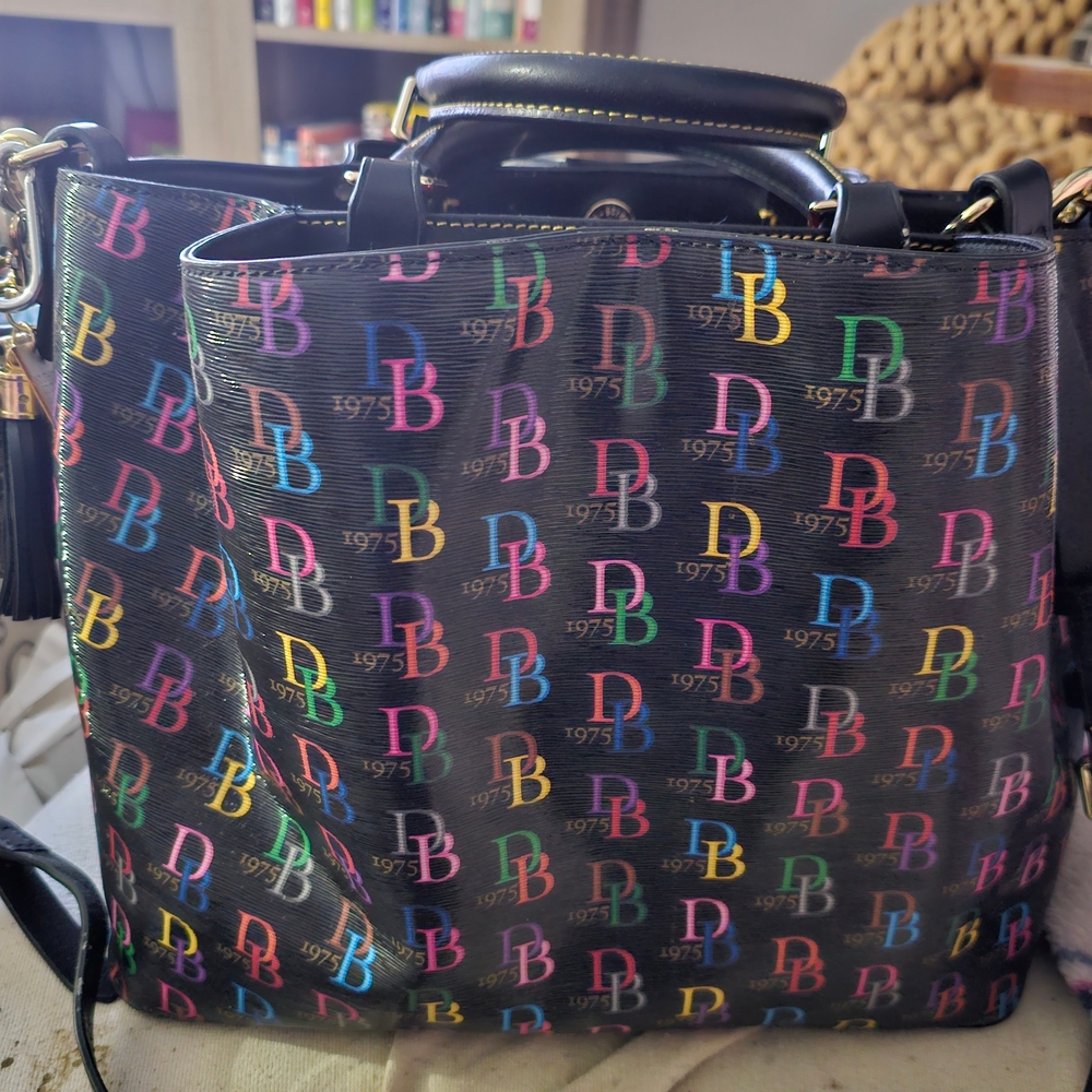 Dooney & Bourke Black Multicolor Logo Barlow in Coated Cotton - Picture 3 of 3